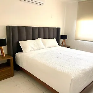 https://deco-downtown-cancun.quintano-roohotels.com